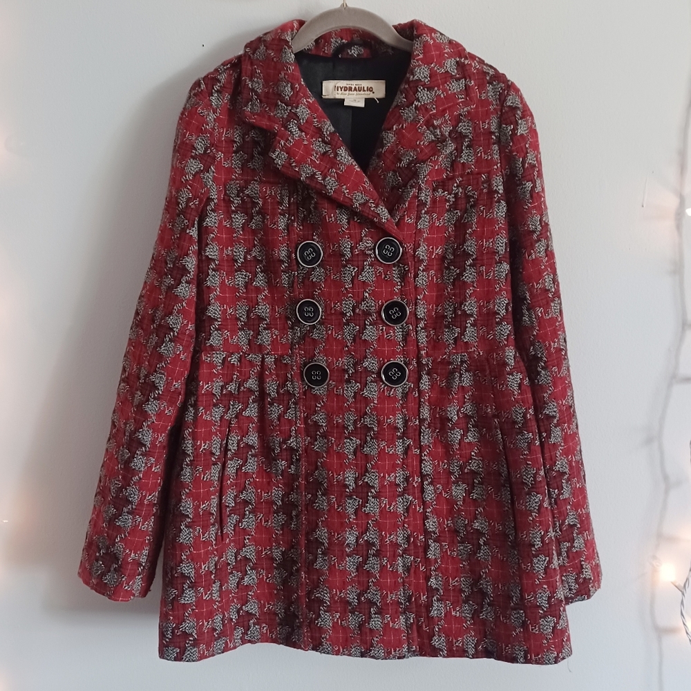 Hydraulic houndstooth coat